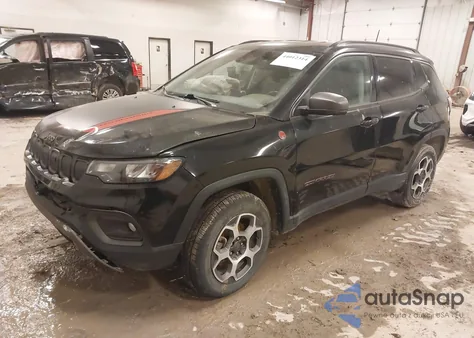 2022 Jeep Compass Trailhawk 4X4 z USA, uszkodzony, nr VIN 3C4NJDDB8NT132696